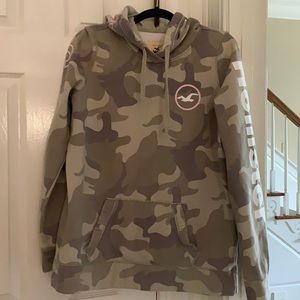 Youth pullover cared for from a smoke free home.